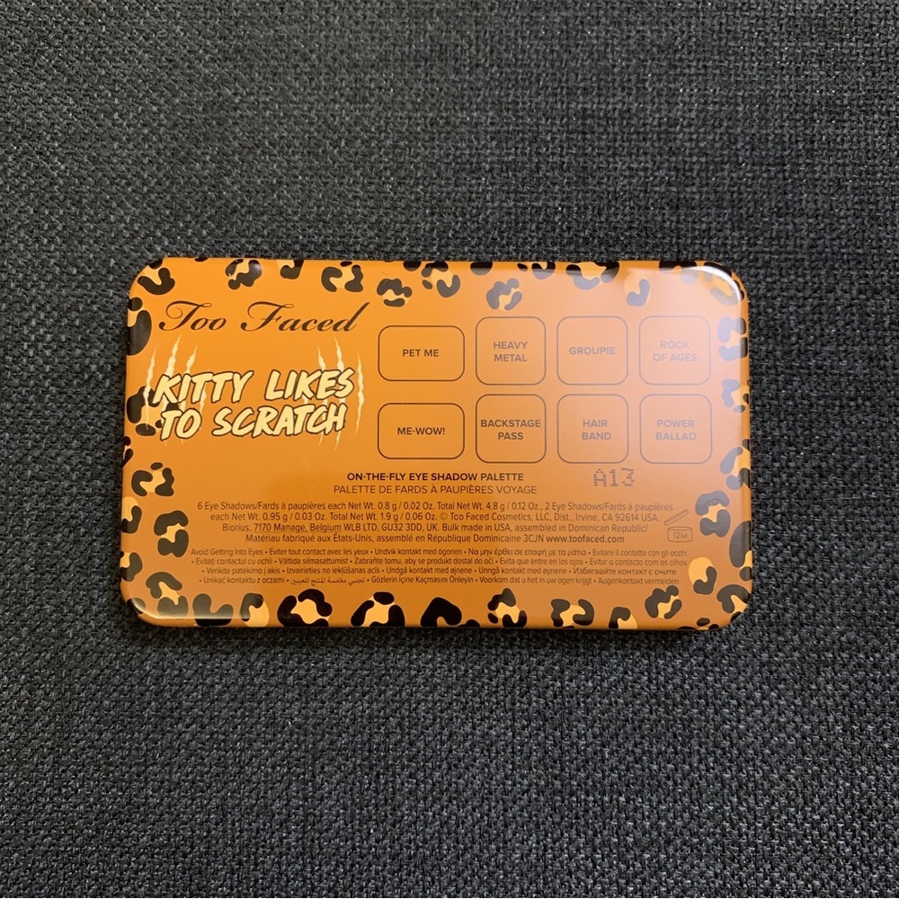 NEW TOO FACED Kitty Likes To Scratch Mini Eyeshadow Palette Matte & Metallic - Picture 3 of 5